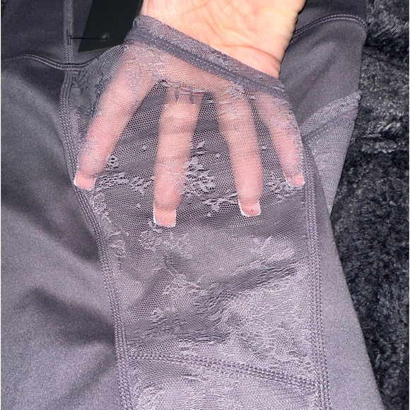 🆕MONO B FLORAL MESH SPLICE LEGGINGS🆕 - Picture 10 of 10